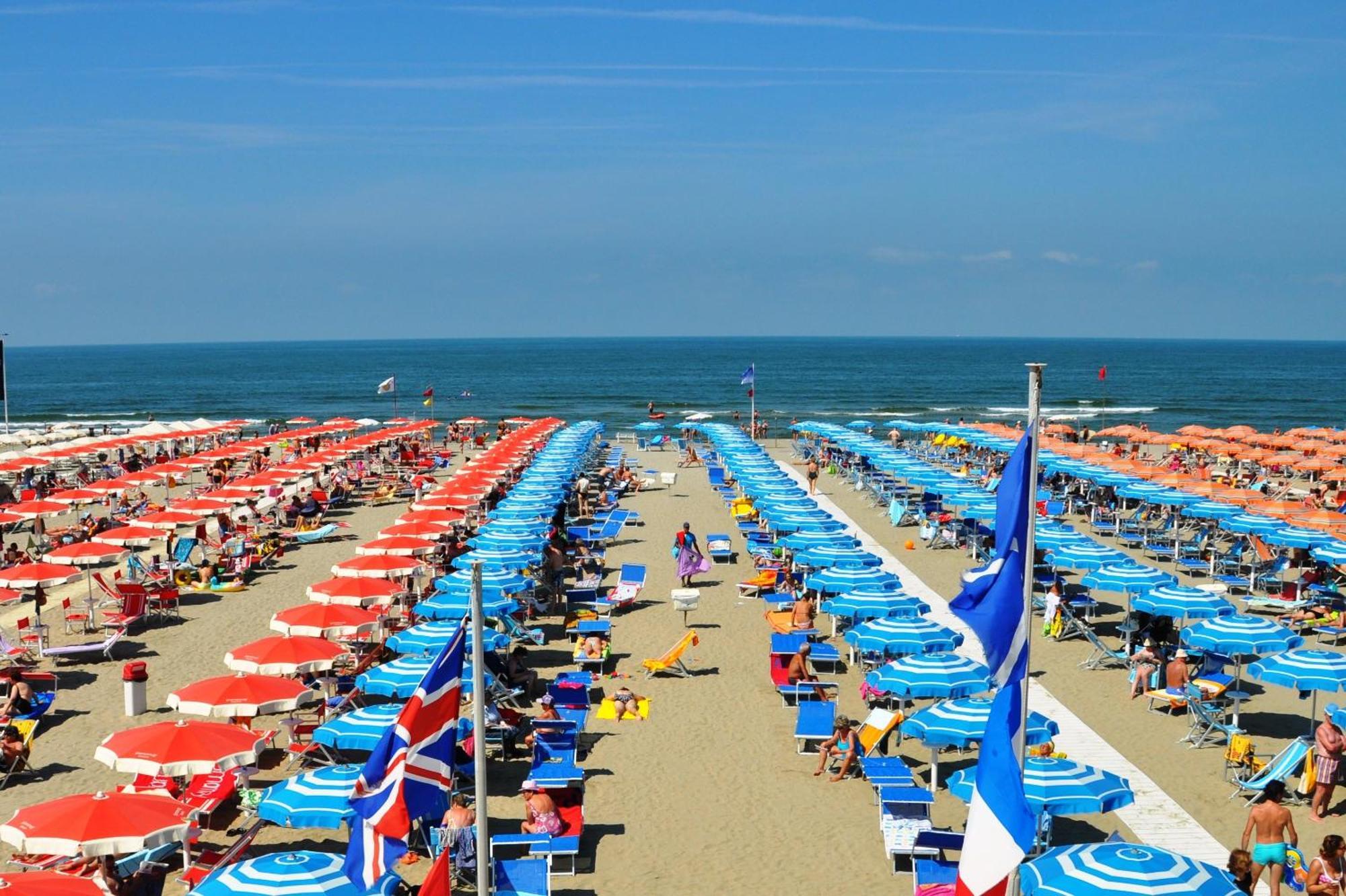 Hotel Pineta Mare Lido di Camaiore Exterior foto