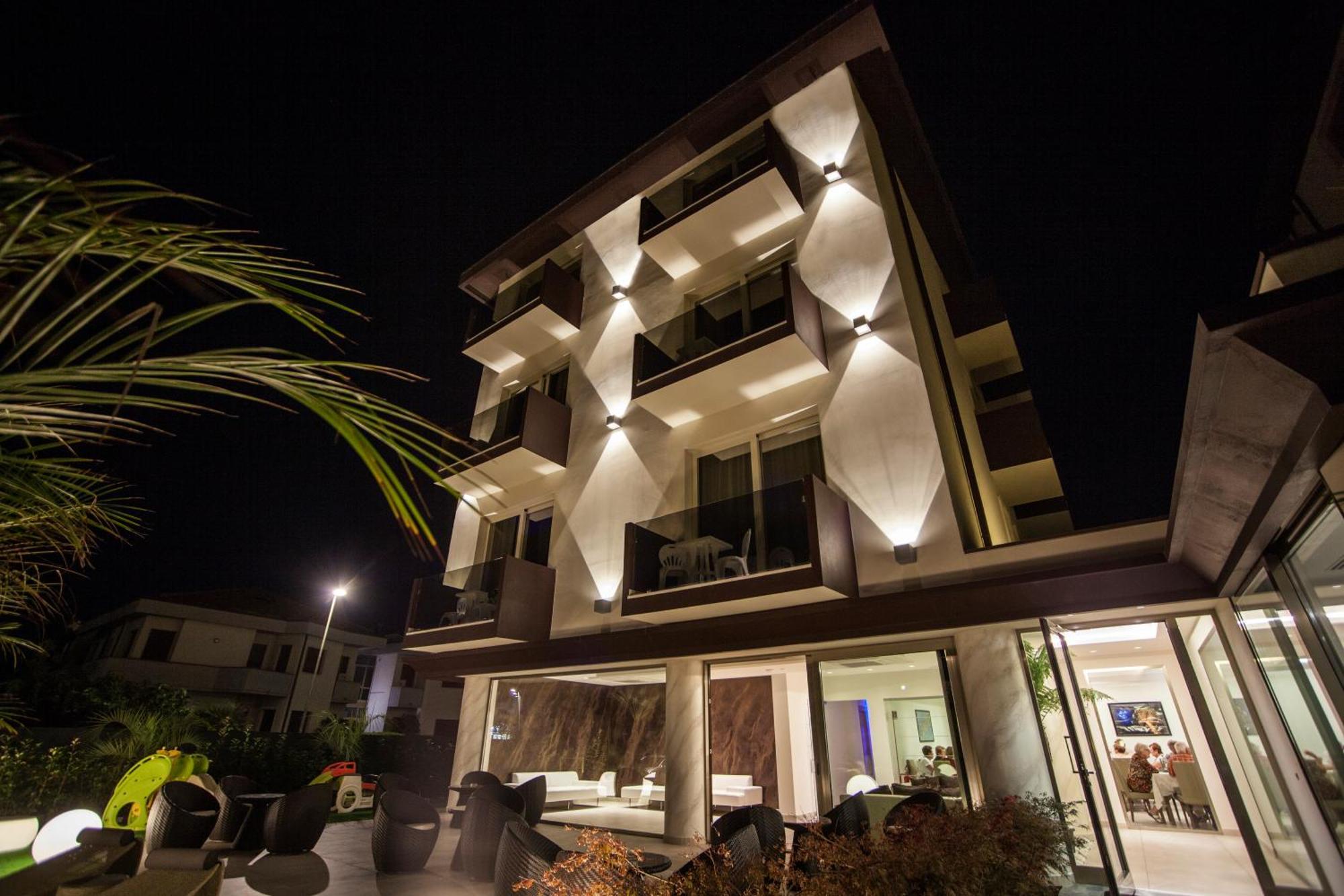 Hotel Pineta Mare Lido di Camaiore Exterior foto