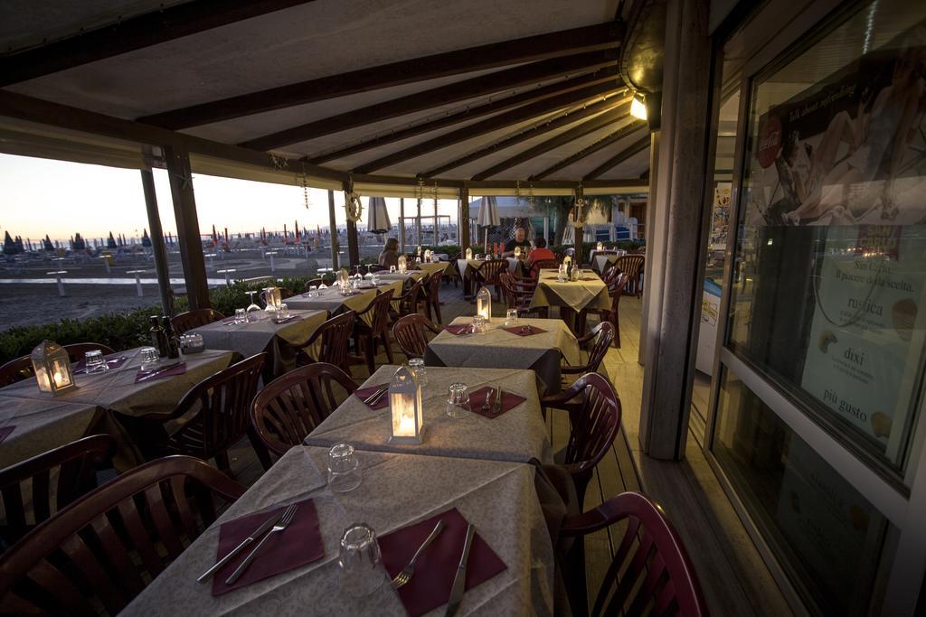 Hotel Pineta Mare Lido di Camaiore Exterior foto