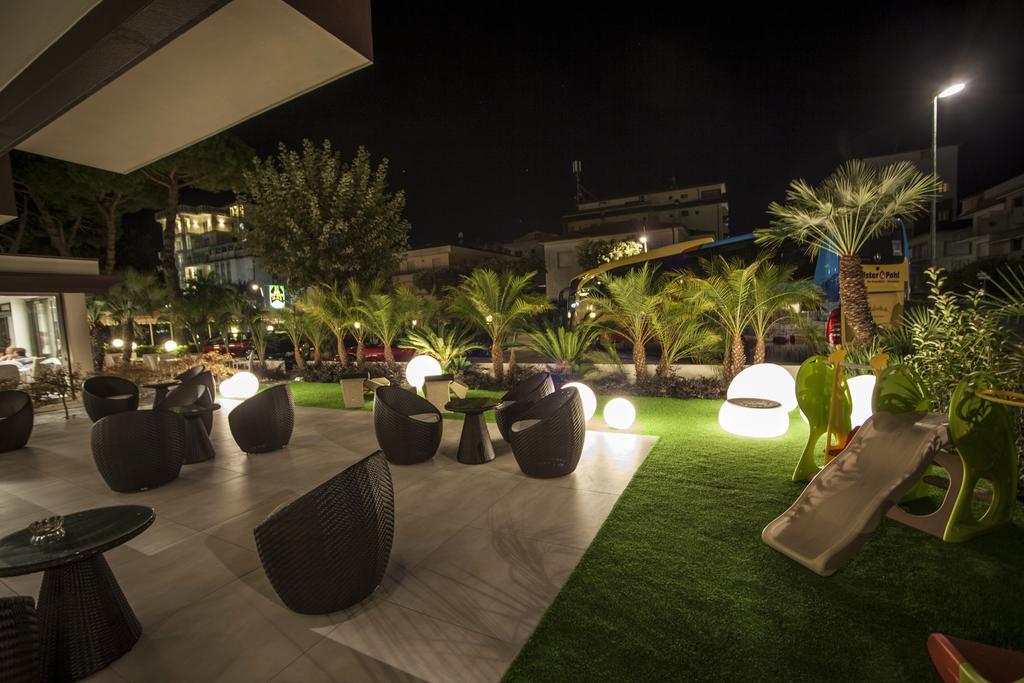 Hotel Pineta Mare Lido di Camaiore Exterior foto