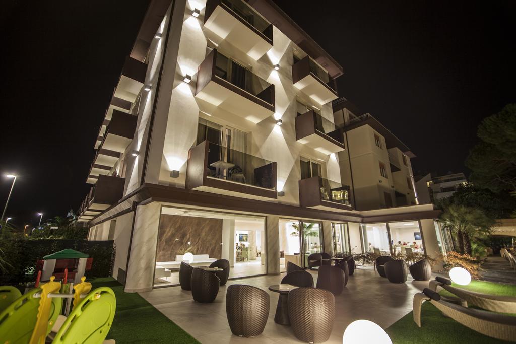 Hotel Pineta Mare Lido di Camaiore Exterior foto